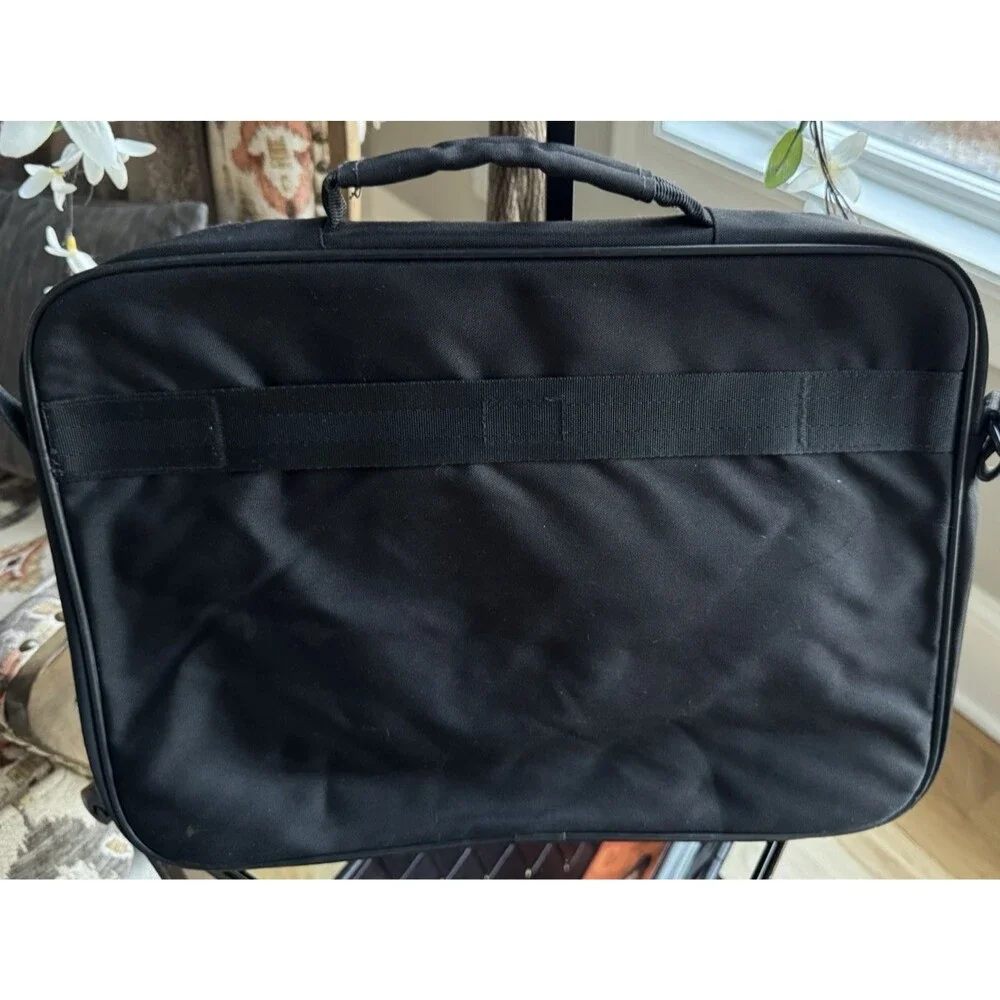 Wenger Swiss Gear Black Jasper Computer Case Shoulder Bag 17.5 x 3.5 x 13